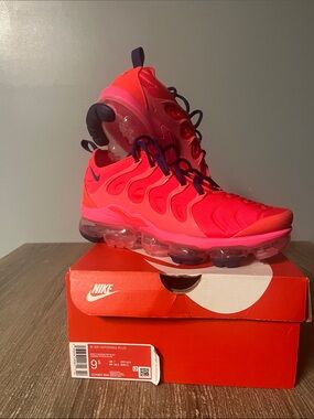Nike Women’s ' Hot Pink Air VaporMax Plus Sneakers
